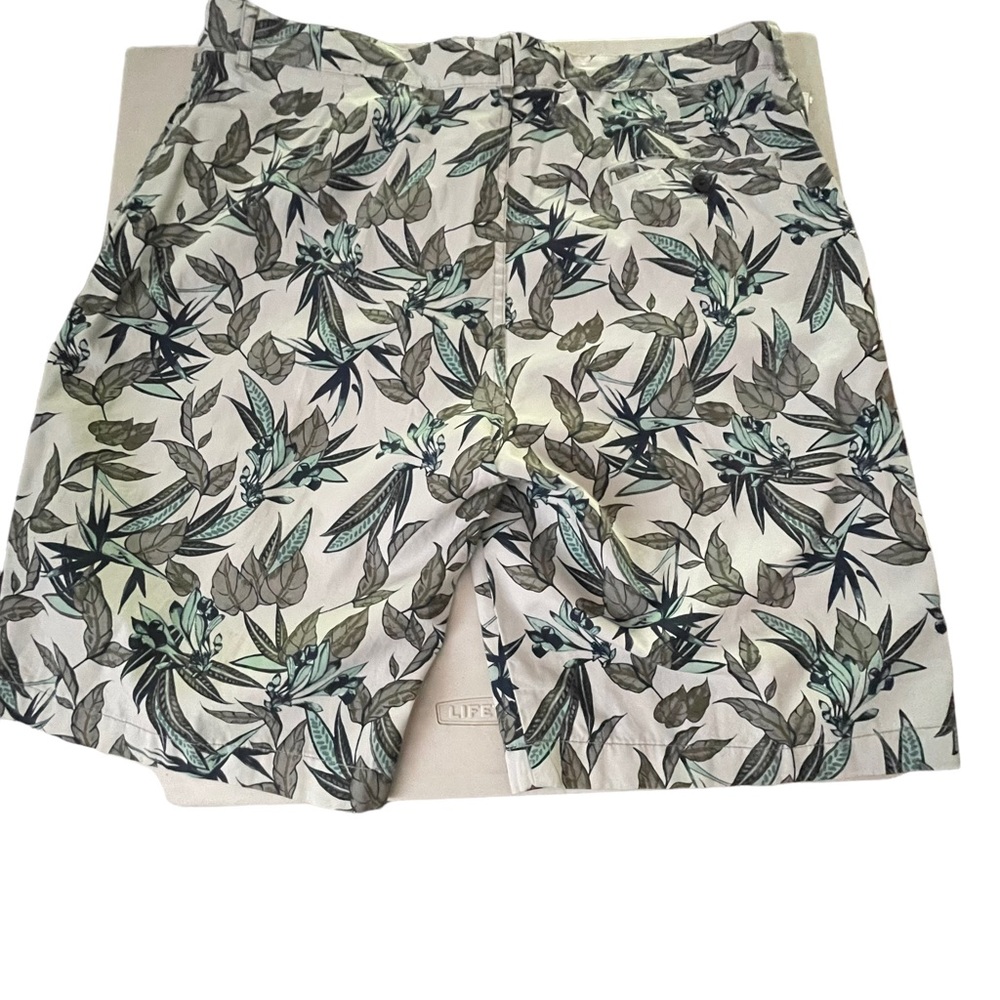Roundtree & Yorke Caribbean shorts size 40